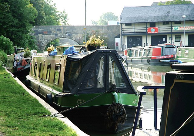 Devizes Wharf - Early One August Morning