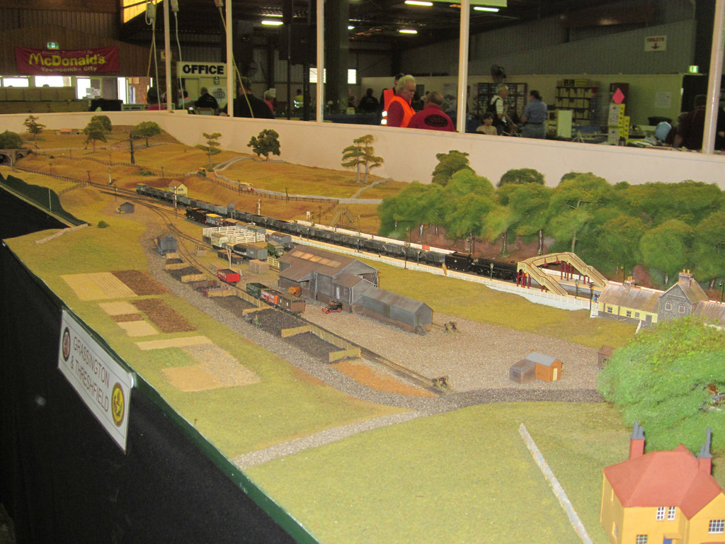 201406TmbaModelRailExhibit 045