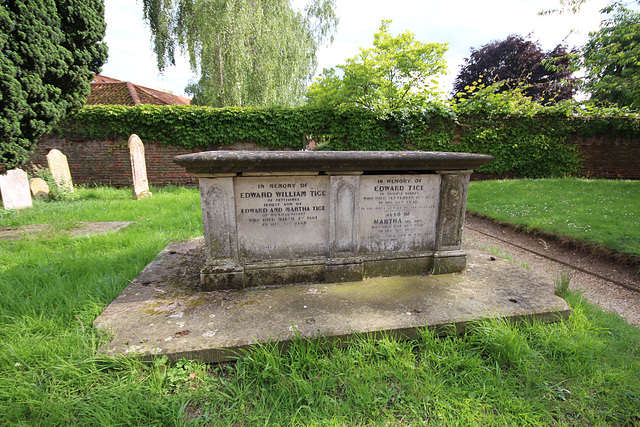 Pettistree Churchyard, Suffolk