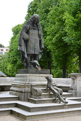 statue La Fontaine, corbeau et renard