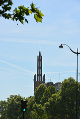 clocher et lampadaire, Paris
