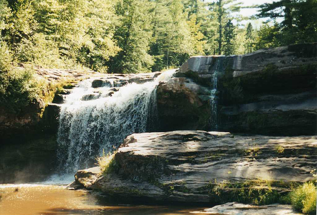 O Kun De Kun Falls