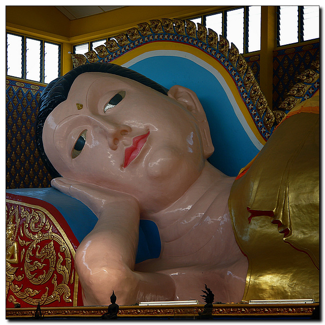 Liegender Buddha