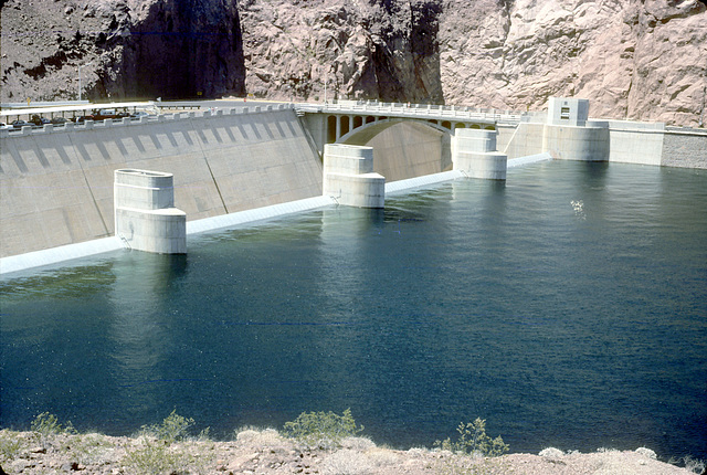 04-AZ_spillway_ig_adj