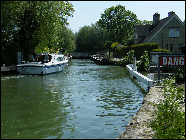 approaching Osney Lock