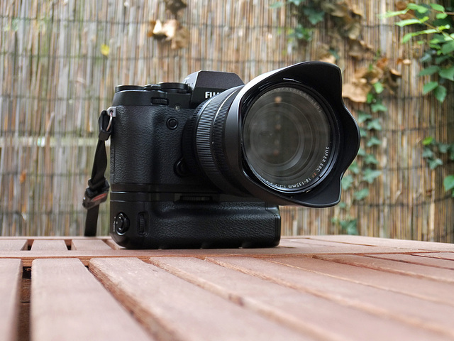 Fujifilm XF 18-135 fits better on an X-T1