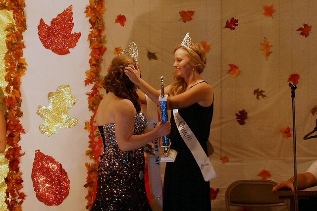 Crowning The 2014 Dairy Days Queen