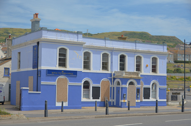 Derelict pub in Portland