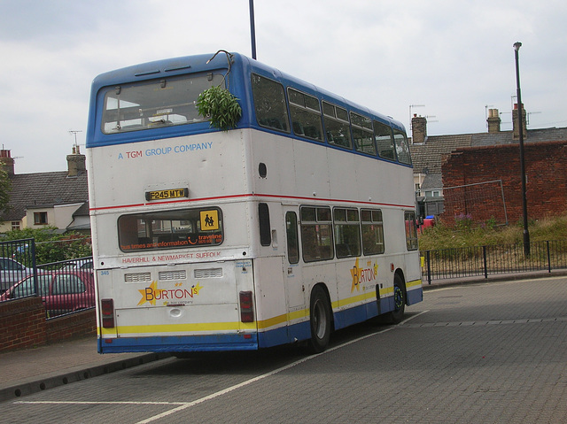 DSCN3192 Burtons Coaches F245 MTW