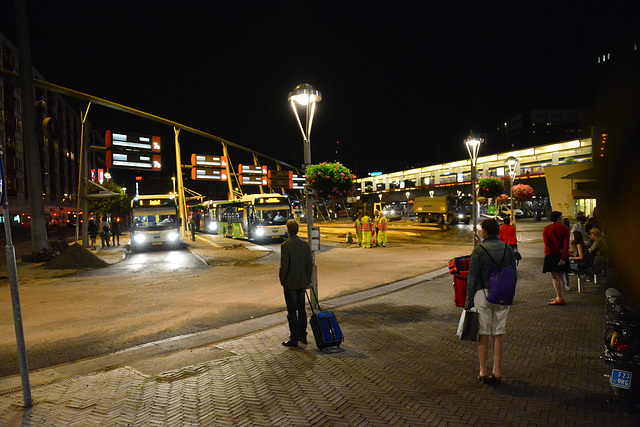 Leiden bus station at night