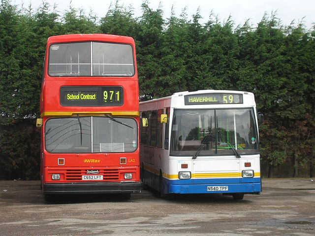 DSCN1109 Wiltax C652 LFT and Burtons Coaches N540 TPF