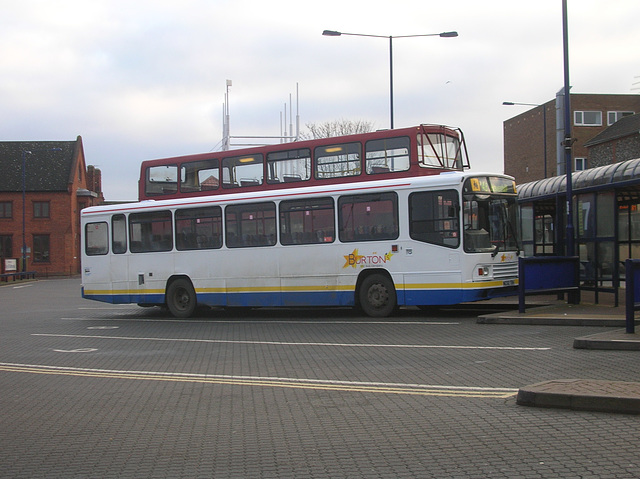 DSCN3655 Burtons Coaches M232 TBV