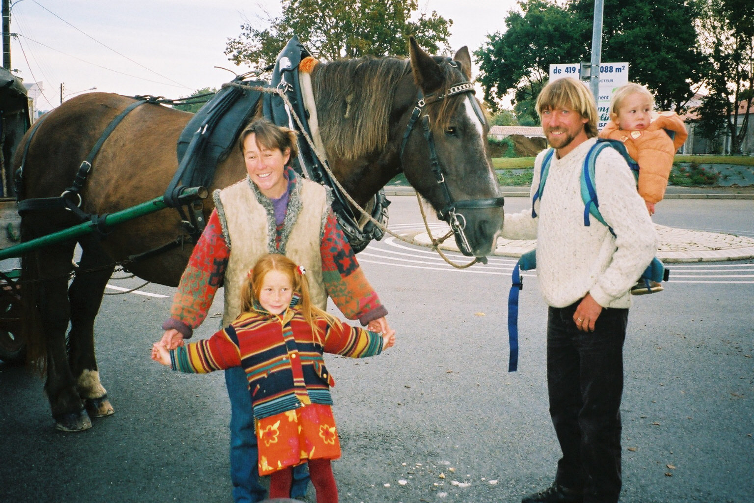 La Roche-sur-Yon, trafikcirklo de D-ro Zamenhof, 19 an de oktobro 2002. Reveno de Gudule, Laurent, Lola kun Romain