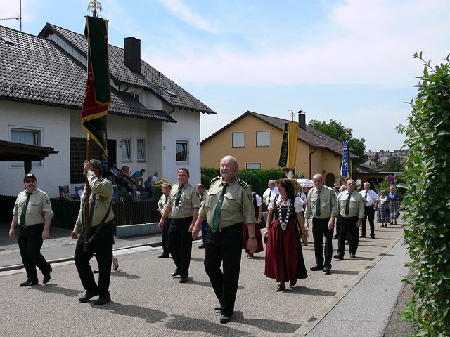 Festzug durchs Dorf