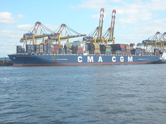 Containerschiff  Amerigo Vespucci