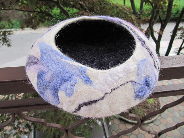 hand felted pod purple/blue