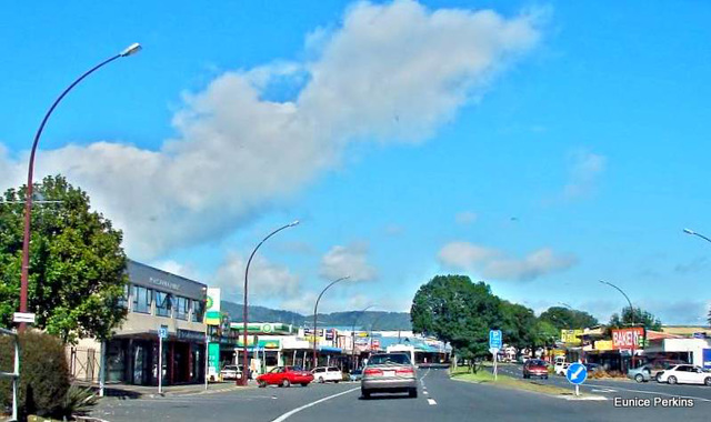 Te Puke Main Street.