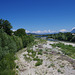 la rivière Drôme. En arrière plan le Vercors