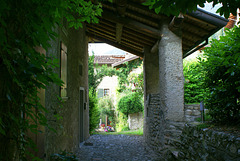 Tremosine: Ortsteil Musio, Durchblick auf stille Ecken. ©UdoSm