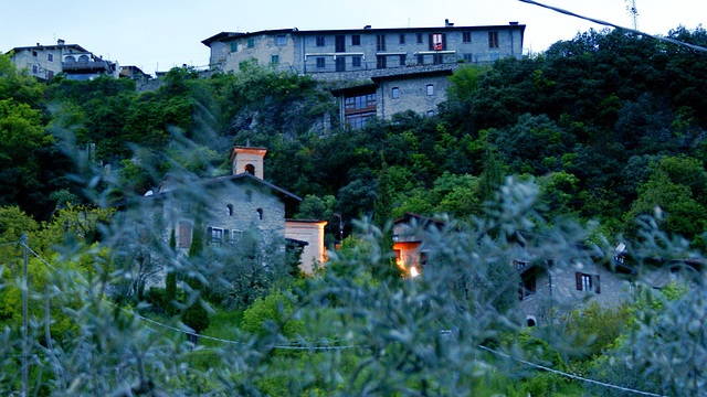 Tremosine: Ortsteile Musio und Sompriezzo im Abendlicht. ©UdoSm