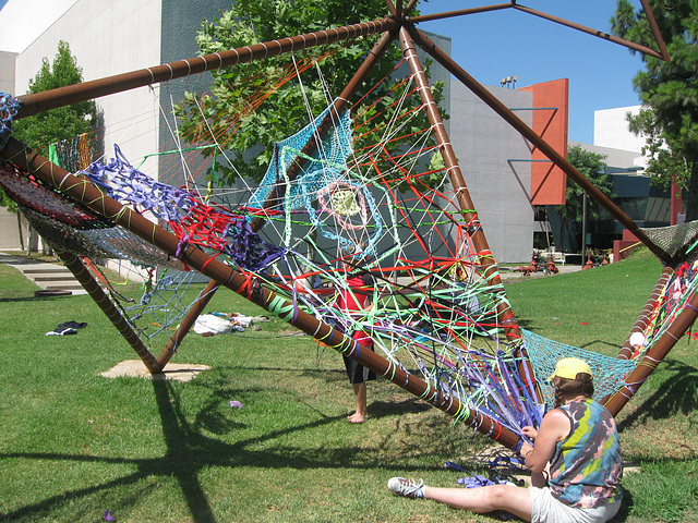 Yarnbombing in Long Beach, MatterApp:Pyramidial