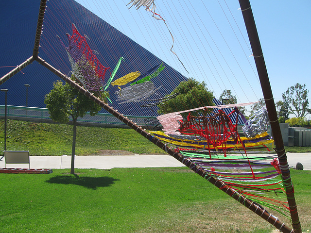 Yarnbombing in Long Beach, MatterApp:Pyramidial