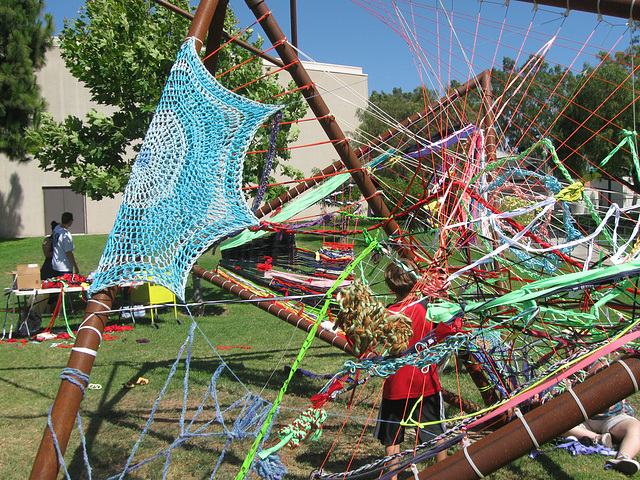 Yarnbombing in Long Beach, MatterApp:Pyramidial