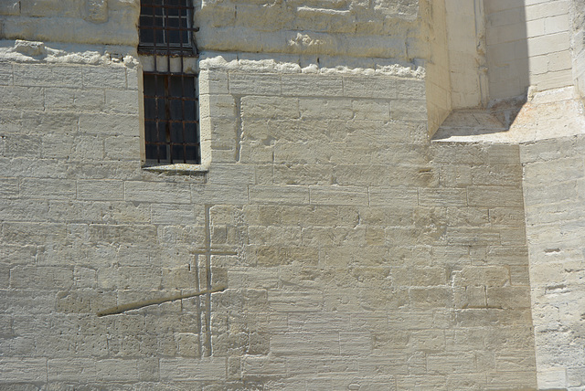 mur avignonnais avec traces de maisons appuyées