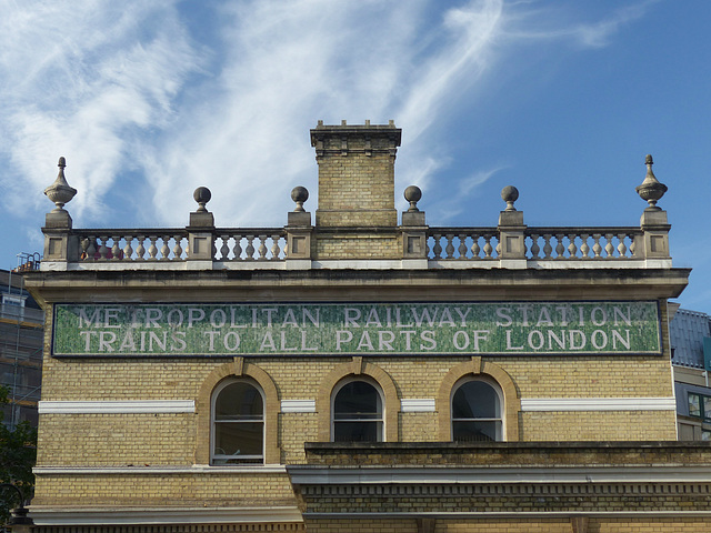 Gloucester Road Station (7) - 3 August 2014