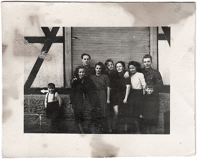 92 / 1944