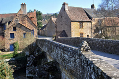 Sur le vieux-pont de St-Céneri-le-Gérei - Orne