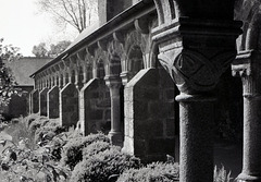 Cloître de l'Abbaye Blanche de Mortain