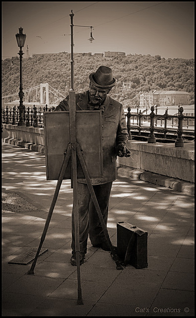 Bronze statue - Budapest