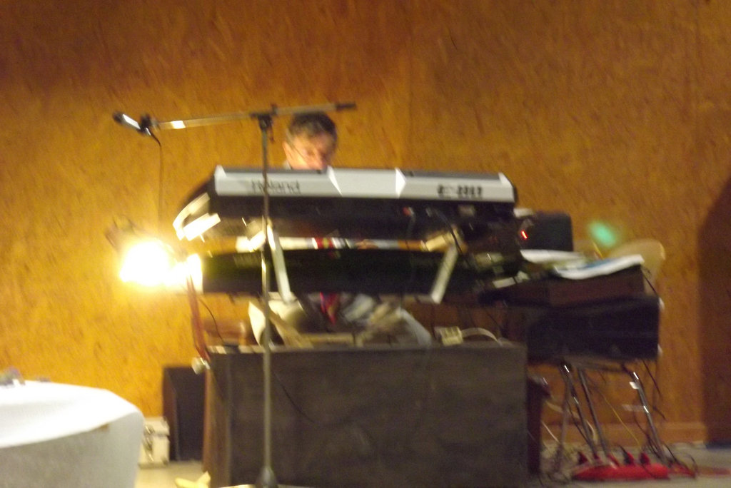 Serge aux synthés