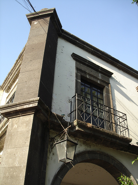 Balcon casse-cou et lanterne / Lantern & stiff neck balcon.