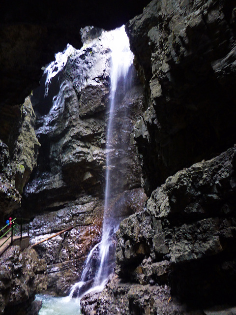 Wasser  von oben und unten in der Breitachklamm