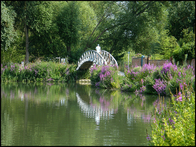 Thames footbridge