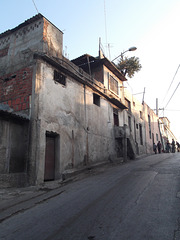 Ruelle cubaine / Cuban narrow street.