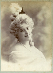 Frances Alda by Reutlinger