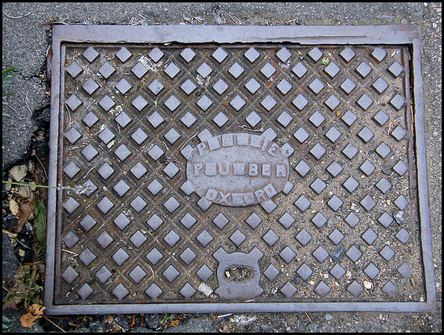 Oxford plumber manhole cover