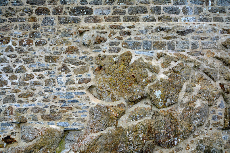 Saint-Malo 2014 – Fort National – Blending of natural rocks and stones