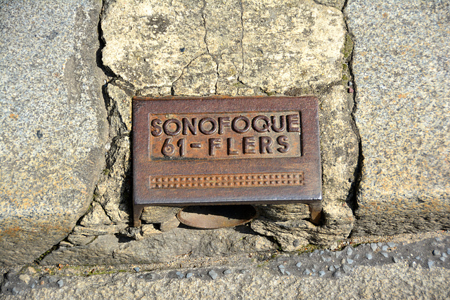 Bayeux 2014 – Drain cover of Sonofoque of Flers