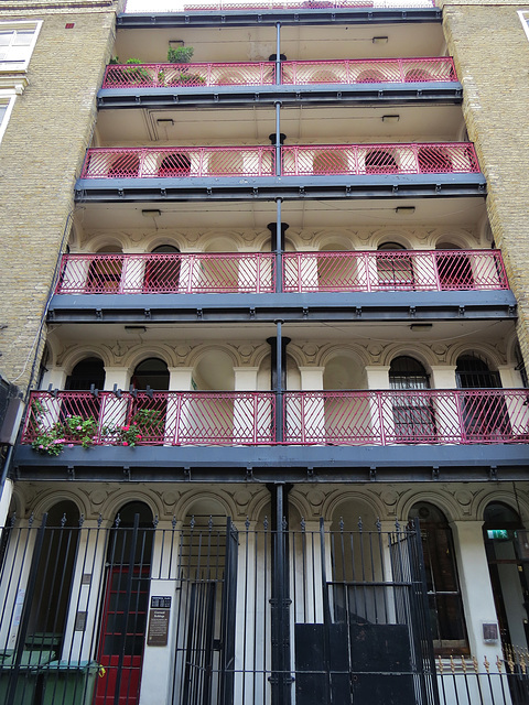 cromwell flats, redcross way, southwark, london