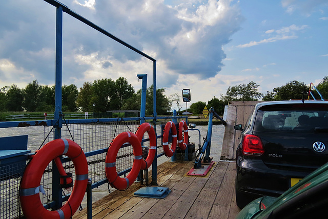 reedham chain ferry, norfolk suffolk border