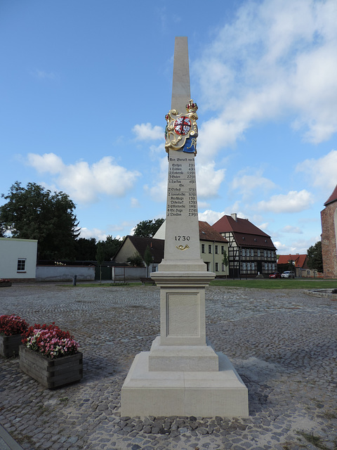 Postmeilensäule in Baruth /2