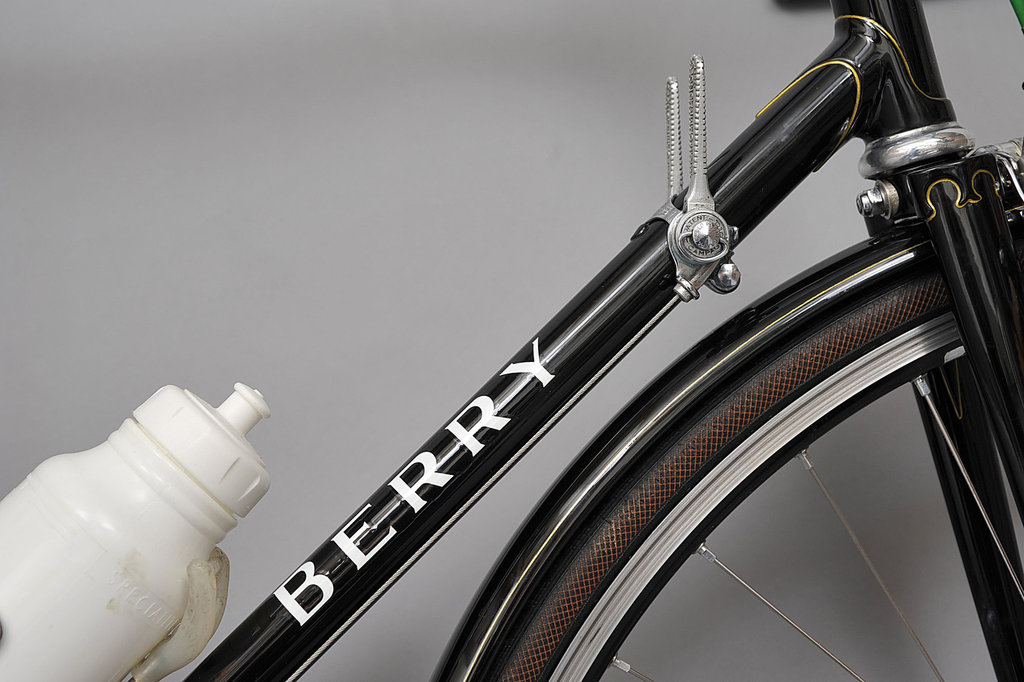 #721891 Berry block-style downtube lettering (2014)