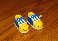 Walking Shoes Windup Toy