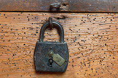 Un chanceux de ne pas terminer sa vie professionnelle en cadenas d'amour sur le pont des Arts .