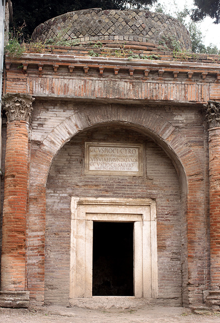 Nuceria Gate Necropolis