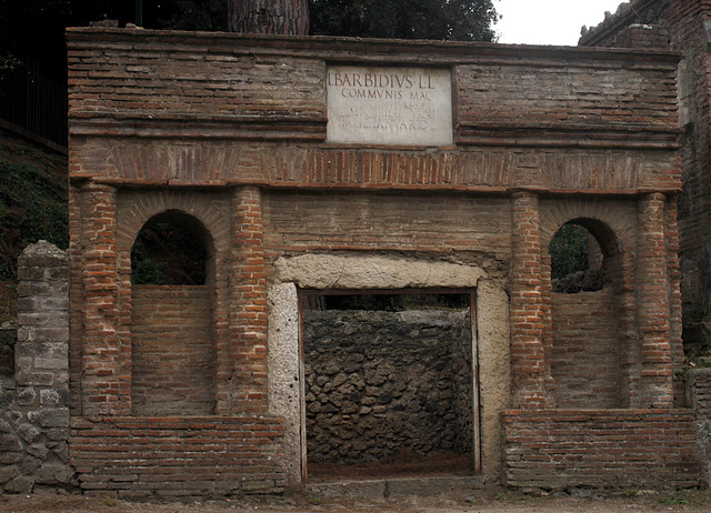 Nuceria Gate Necropolis